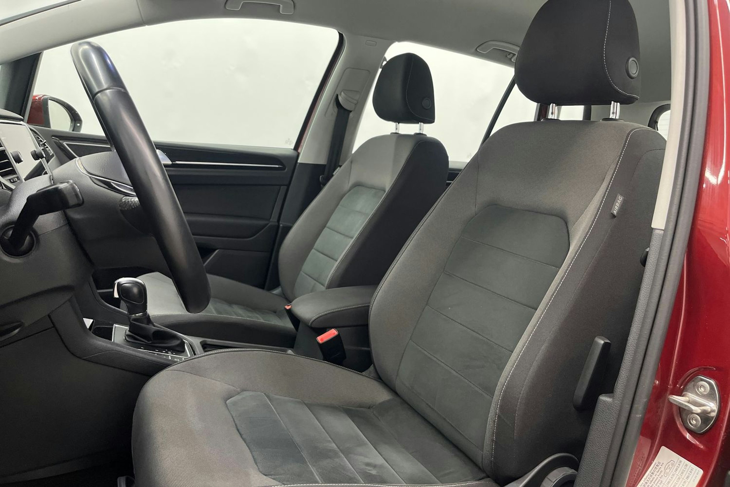 Punainen Volkswagen GOLF SPORTSVAN 2019 kuva 14.