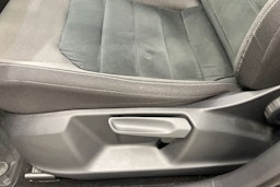 Punainen Volkswagen GOLF SPORTSVAN 2019 kuva 15.