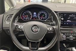 Punainen Volkswagen GOLF SPORTSVAN 2019 kuva 16.