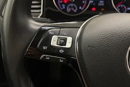 Punainen Volkswagen GOLF SPORTSVAN 2019 kuva 18.