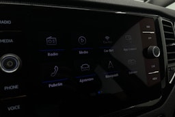 Punainen Volkswagen GOLF SPORTSVAN 2019 kuva 21.