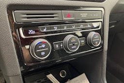 Punainen Volkswagen GOLF SPORTSVAN 2019 kuva 25.