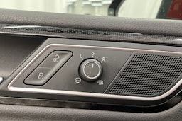 Punainen Volkswagen GOLF SPORTSVAN 2019 kuva 28.