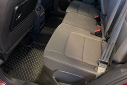 punainen Volkswagen Golf Sportsvan 2020 kuva 8.