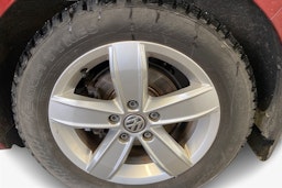 punainen Volkswagen Golf Sportsvan 2020 kuva 9.