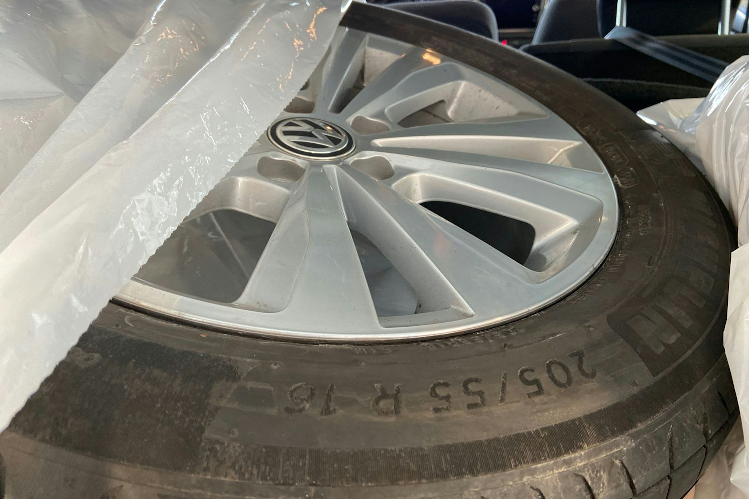 punainen Volkswagen Golf Sportsvan 2020 kuva 12.