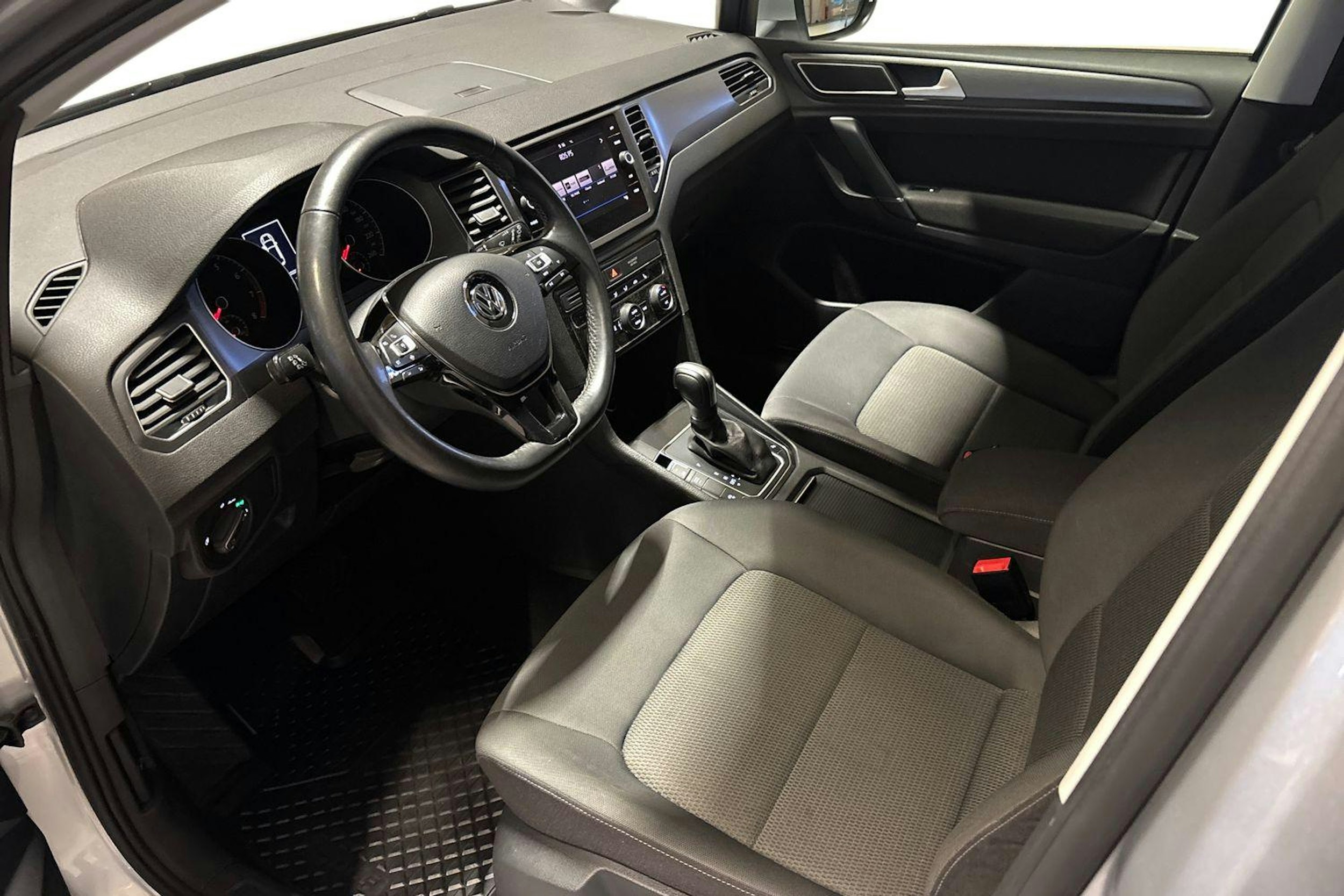 Hopea Volkswagen GOLF SPORTSVAN 2020 kuva 3.