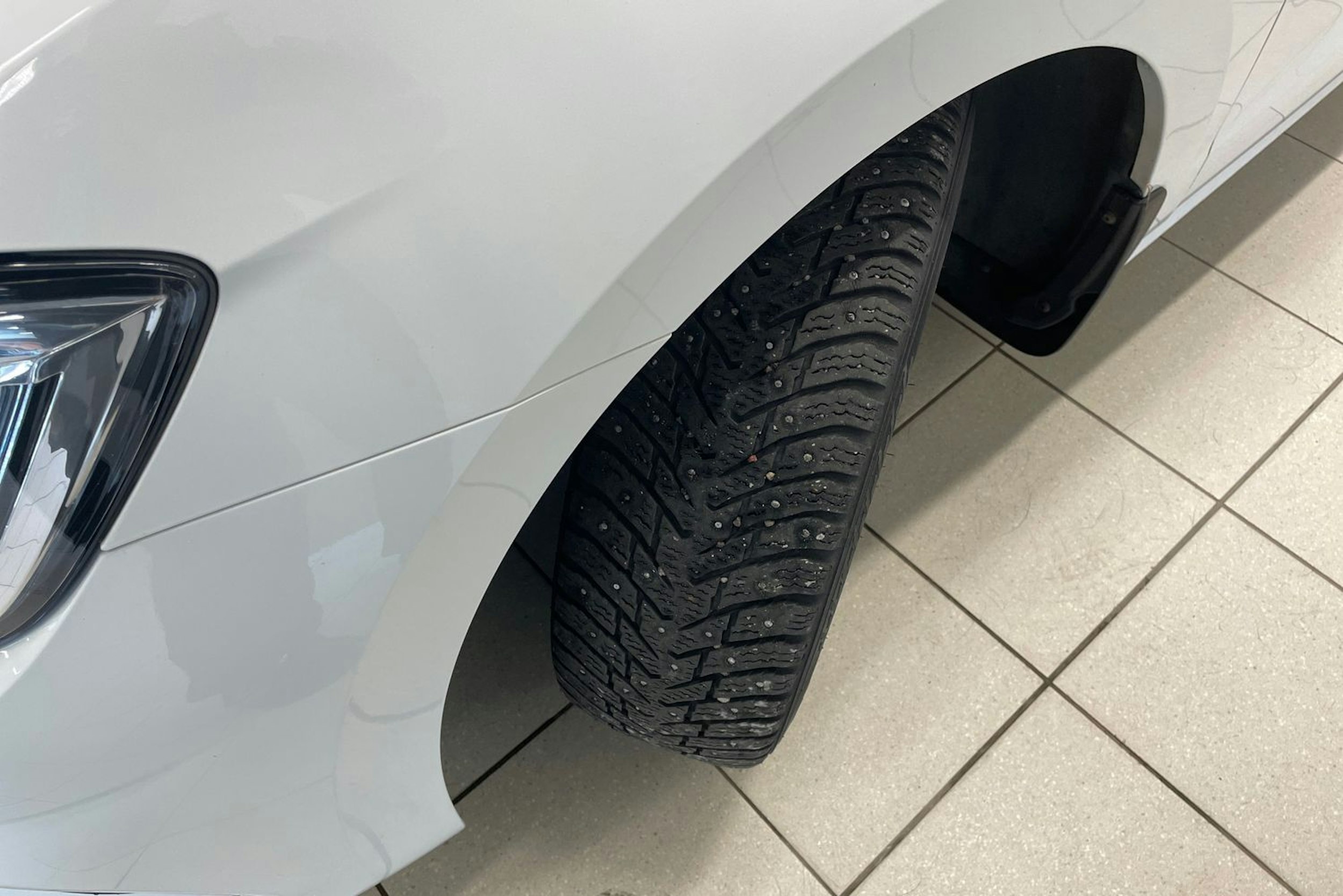 Valkoinen Volkswagen GOLF SPORTSVAN 2020 kuva 13.