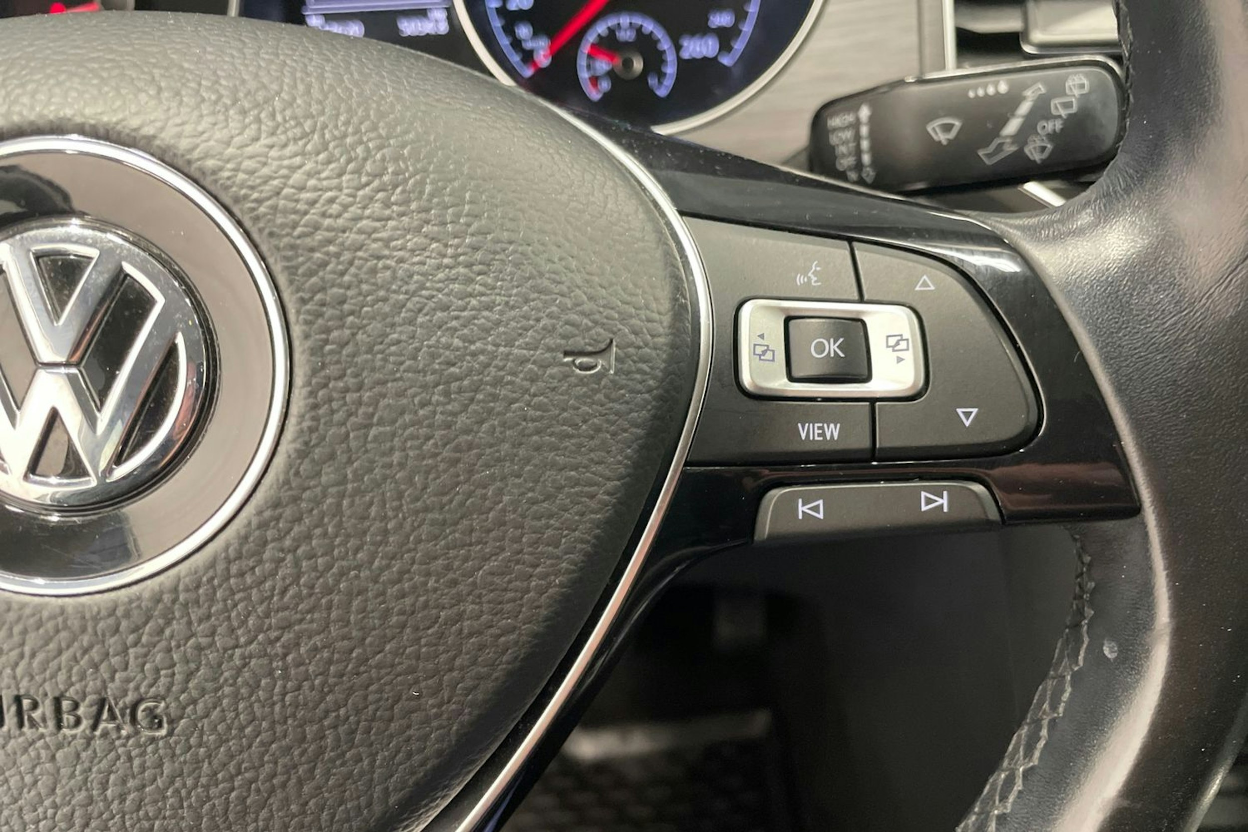 Valkoinen Volkswagen GOLF SPORTSVAN 2020 kuva 15.