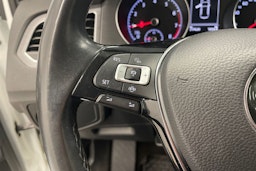 Valkoinen Volkswagen GOLF SPORTSVAN 2020 kuva 16.