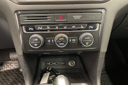Valkoinen Volkswagen GOLF SPORTSVAN 2020 kuva 18.