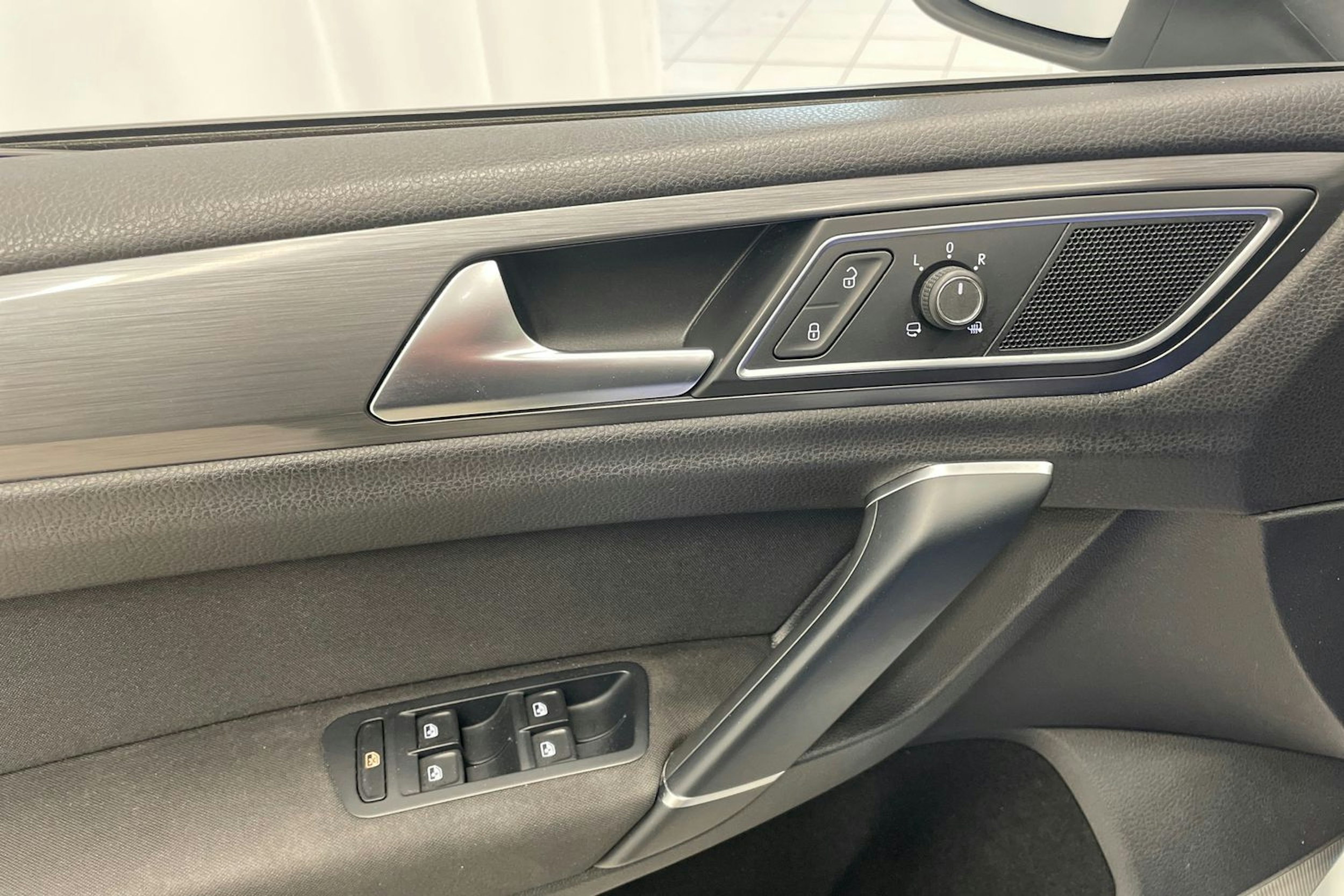 Valkoinen Volkswagen GOLF SPORTSVAN 2020 kuva 20.