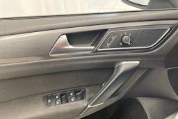 Valkoinen Volkswagen GOLF SPORTSVAN 2020 kuva 20.