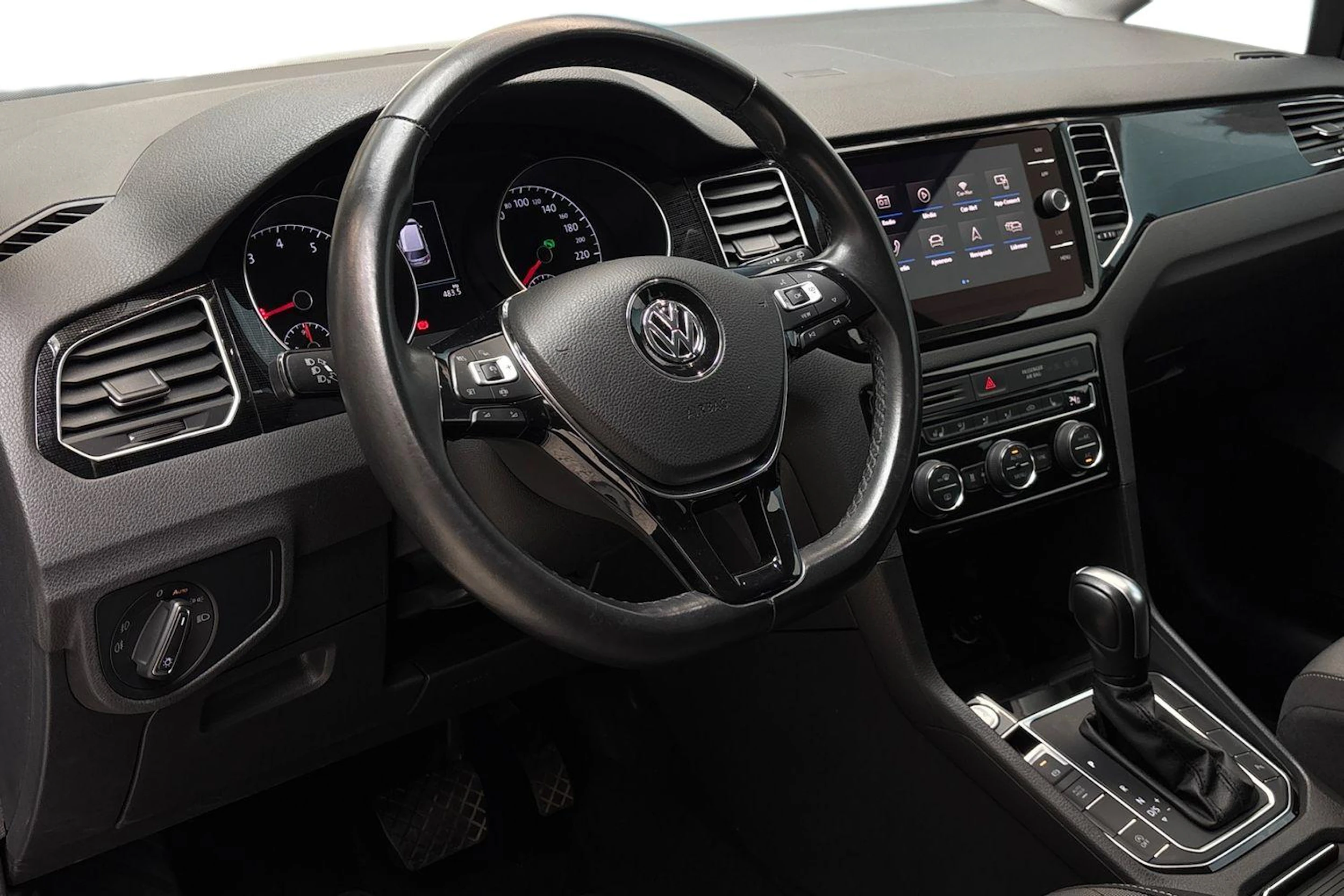 harmaa Volkswagen Golf Sportsvan 2020 kuva 6.