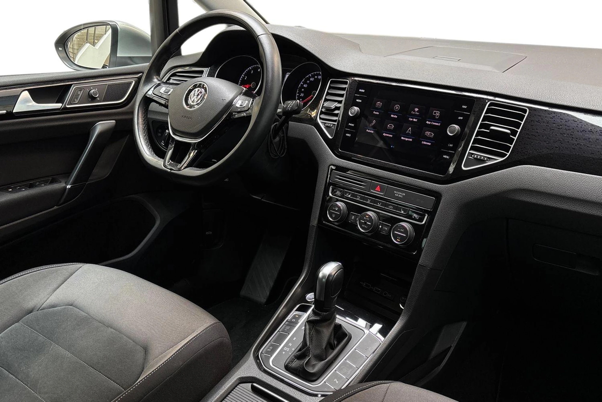 harmaa Volkswagen Golf Sportsvan 2020 kuva 7.
