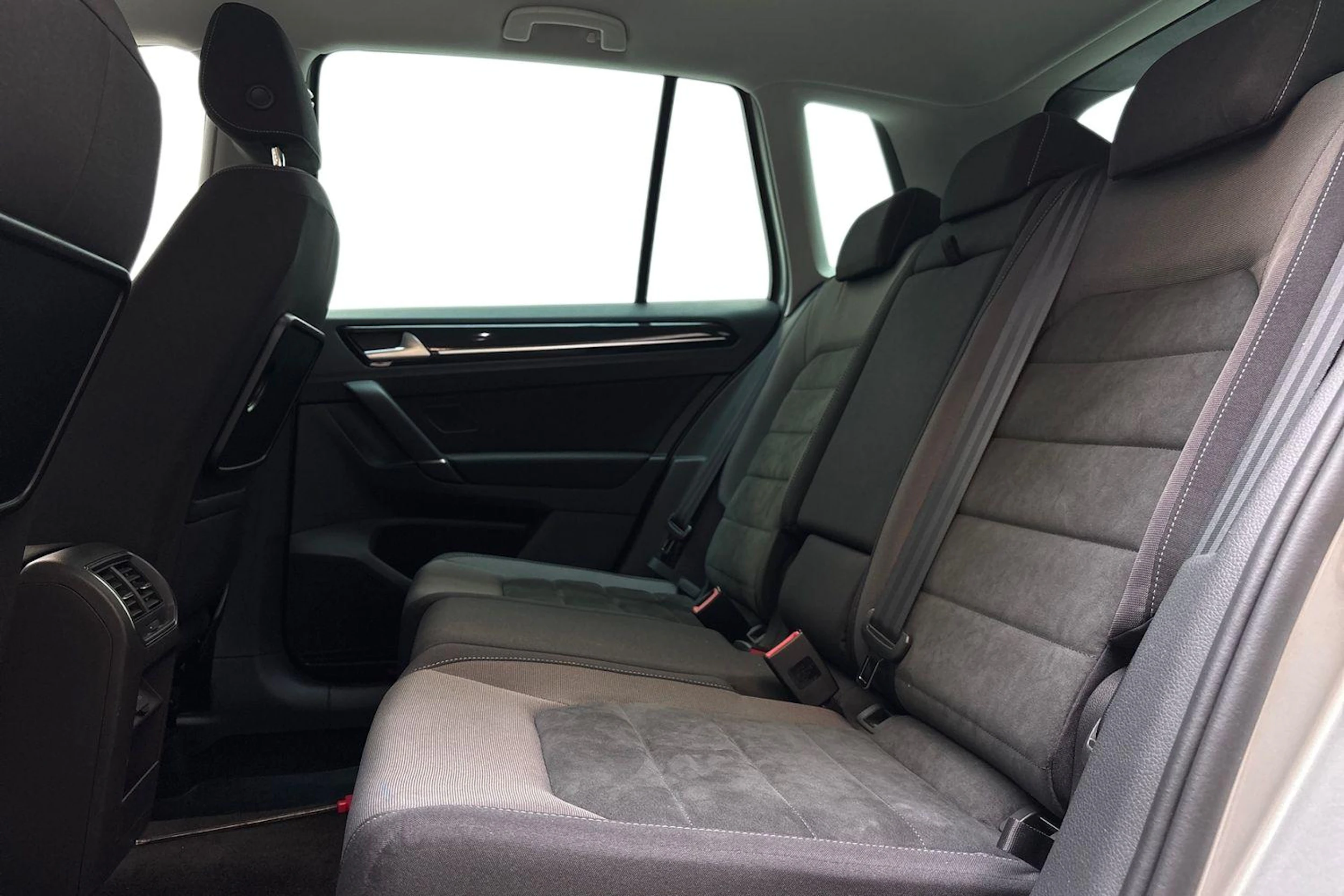 harmaa Volkswagen Golf Sportsvan 2020 kuva 8.