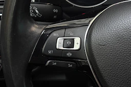 harmaa Volkswagen Golf Sportsvan 2020 kuva 13.