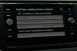 harmaa Volkswagen Golf Sportsvan 2020 kuva 18.