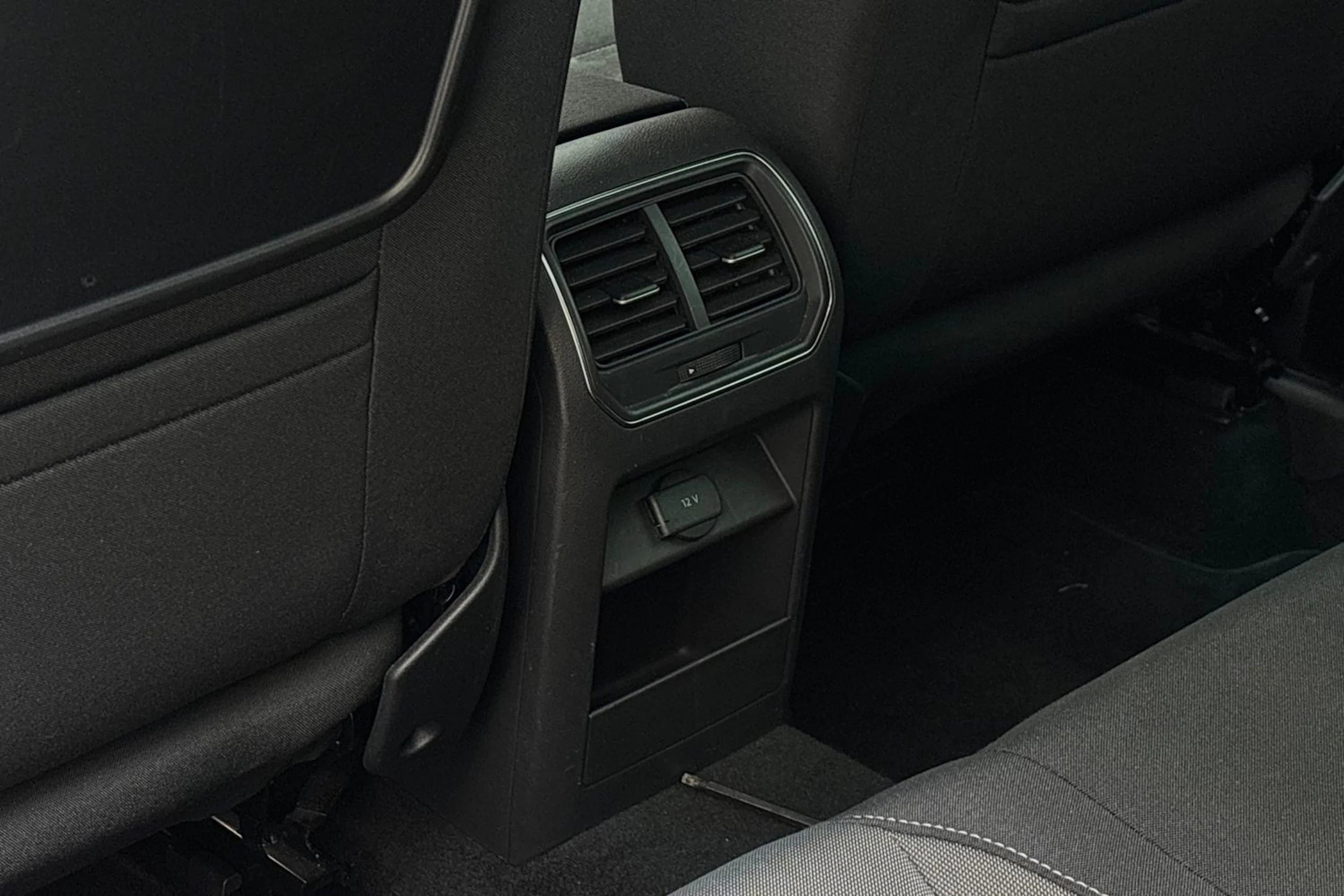 harmaa Volkswagen Golf Sportsvan 2020 kuva 24.
