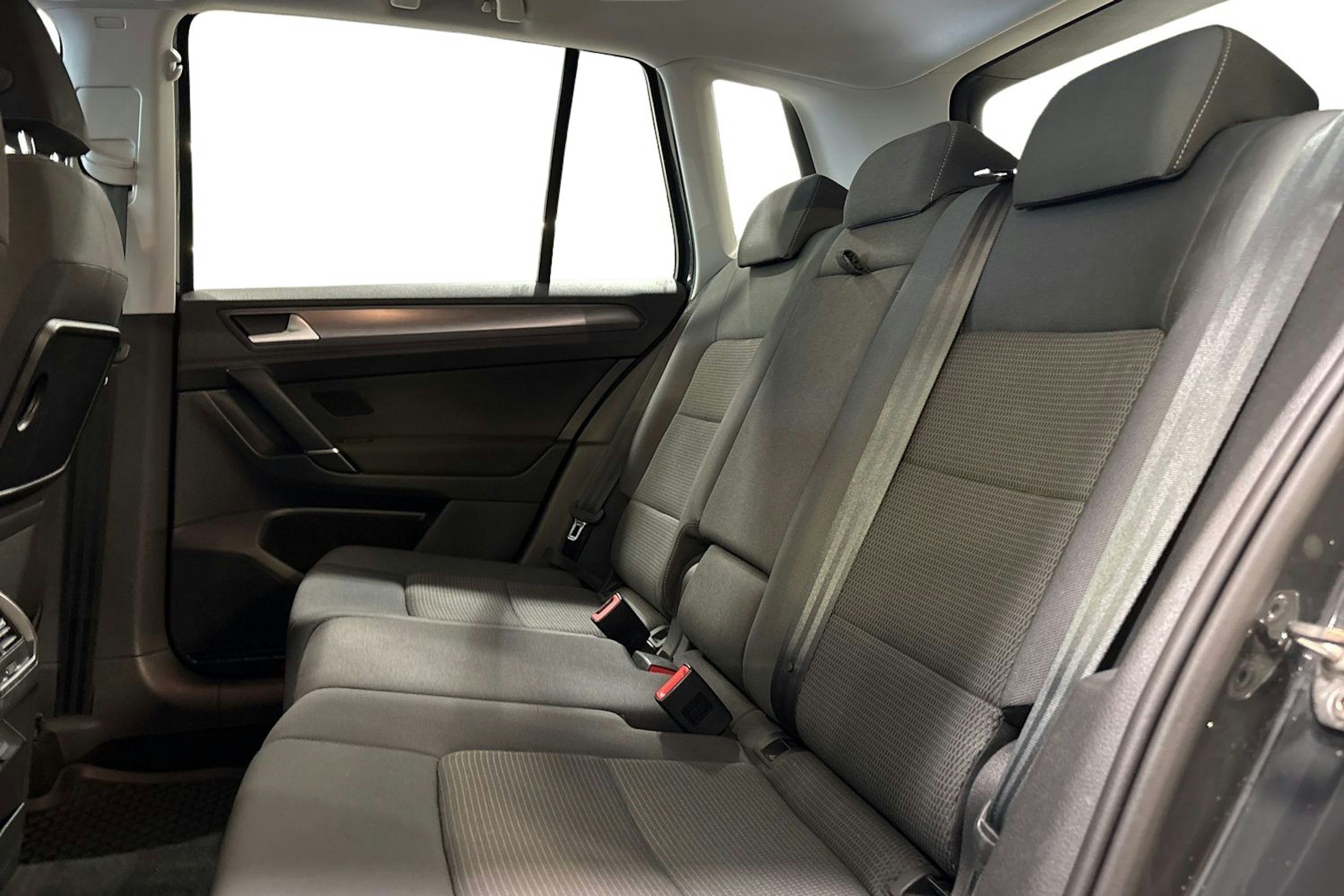 harmaa Volkswagen Golf Sportsvan 2020 kuva 8.