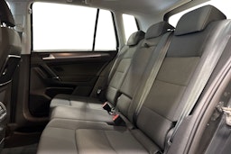 harmaa Volkswagen Golf Sportsvan 2020 kuva 8.
