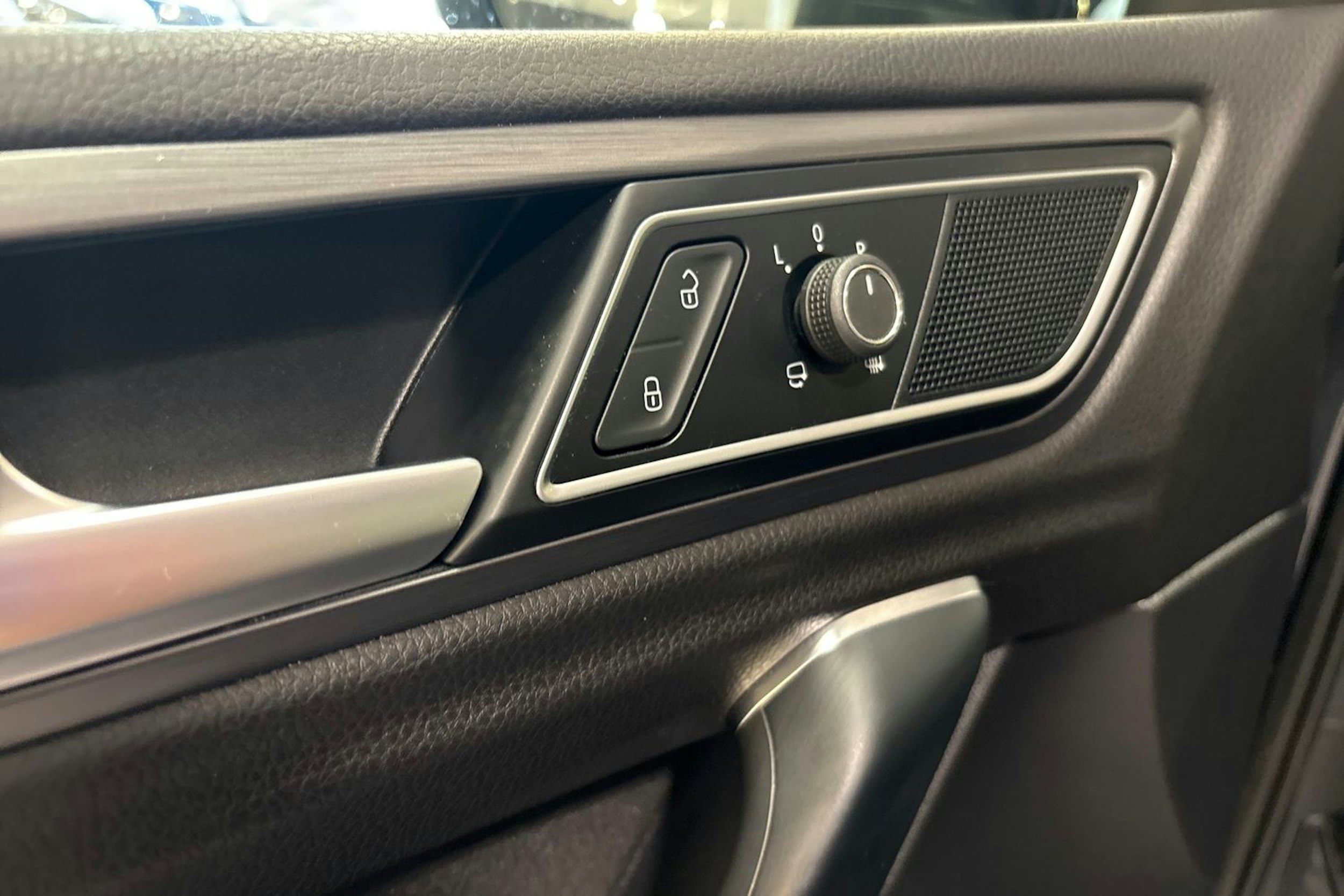harmaa Volkswagen Golf Sportsvan 2020 kuva 12.