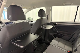 valkoinen Volkswagen Golf Sportsvan 2020 kuva 14.