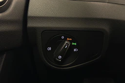 valkoinen Volkswagen Golf Sportsvan 2020 kuva 17.