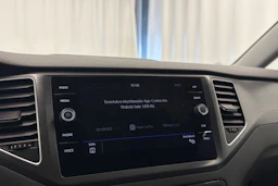 valkoinen Volkswagen Golf Sportsvan 2020 kuva 21.