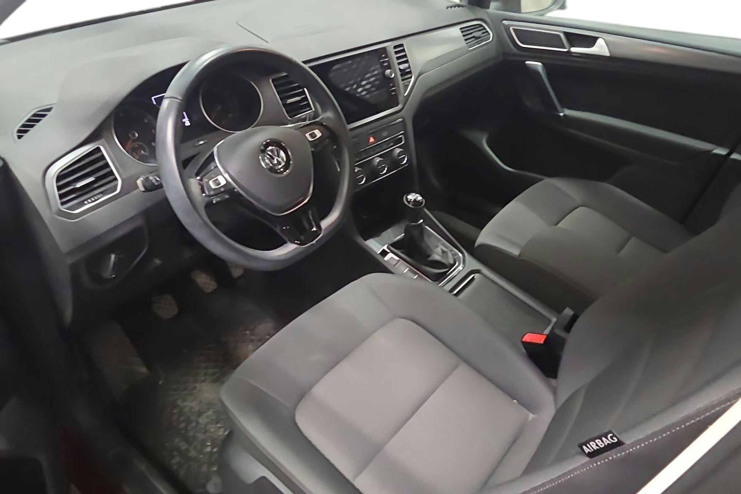 punainen Volkswagen Golf Sportsvan 2020 kuva 3.