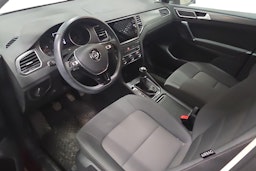 punainen Volkswagen Golf Sportsvan 2020 kuva 3.