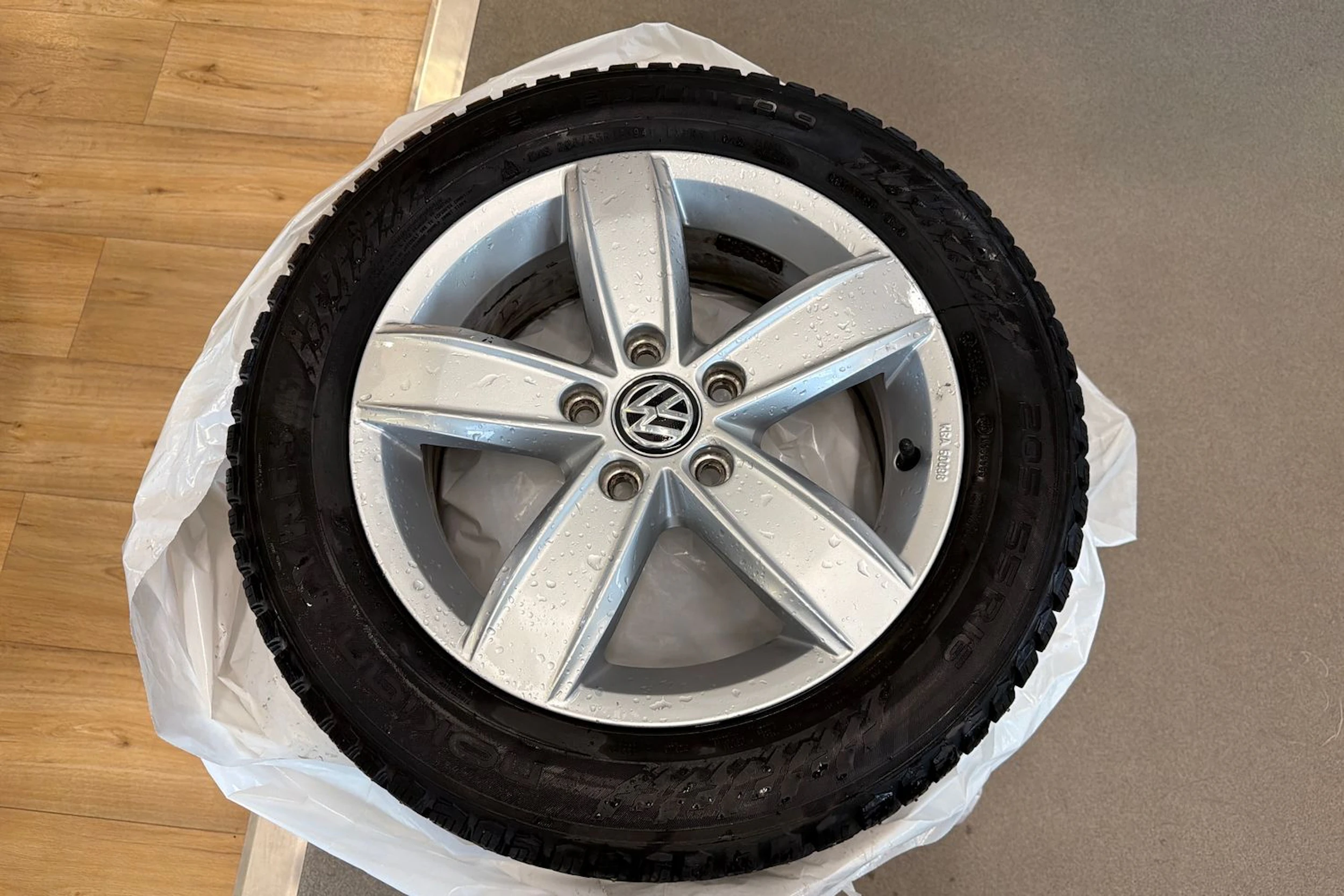 punainen Volkswagen Golf Sportsvan 2020 kuva 13.