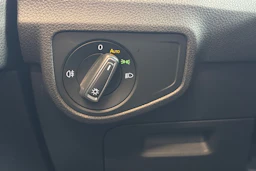punainen Volkswagen Golf Sportsvan 2020 kuva 21.
