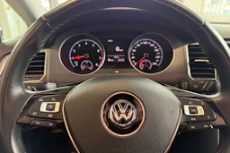 punainen Volkswagen Golf Sportsvan 2020 kuva 23.