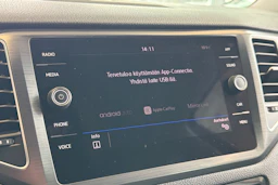 punainen Volkswagen Golf Sportsvan 2020 kuva 29.