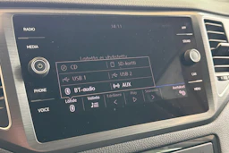 punainen Volkswagen Golf Sportsvan 2020 kuva 30.