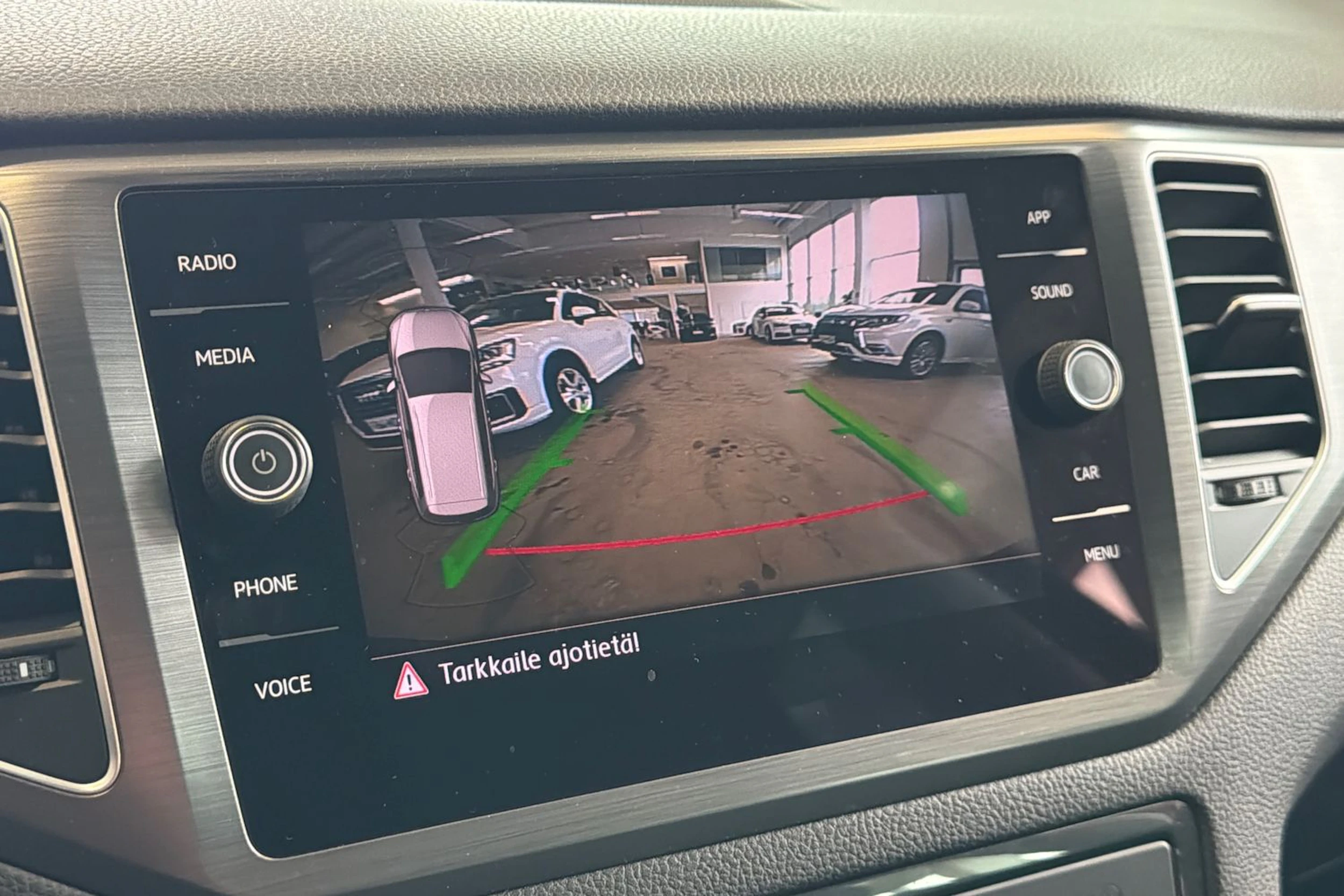 punainen Volkswagen Golf Sportsvan 2020 kuva 31.