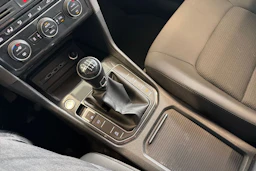 punainen Volkswagen Golf Sportsvan 2020 kuva 33.