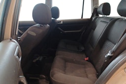 Ruskea (beige) Volkswagen Golf 2002 kuva 10.