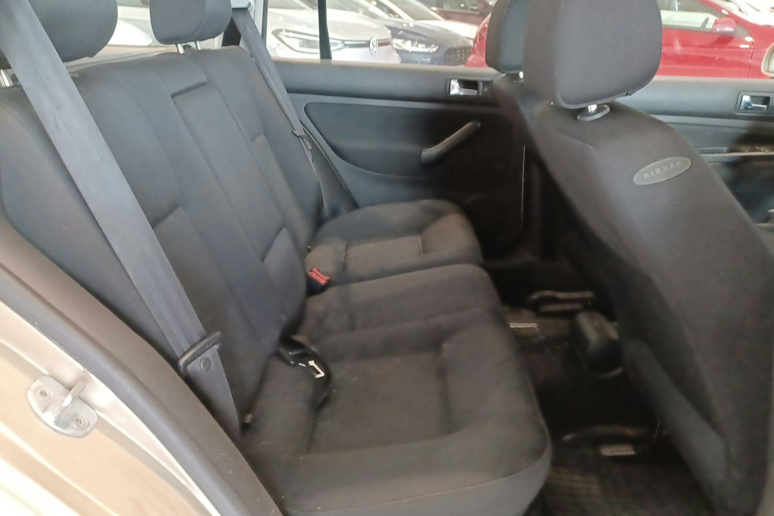 Ruskea (beige) Volkswagen Golf 2002 kuva 20.