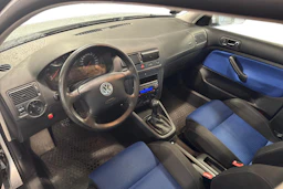 harmaa Volkswagen Golf 2003 kuva 3.