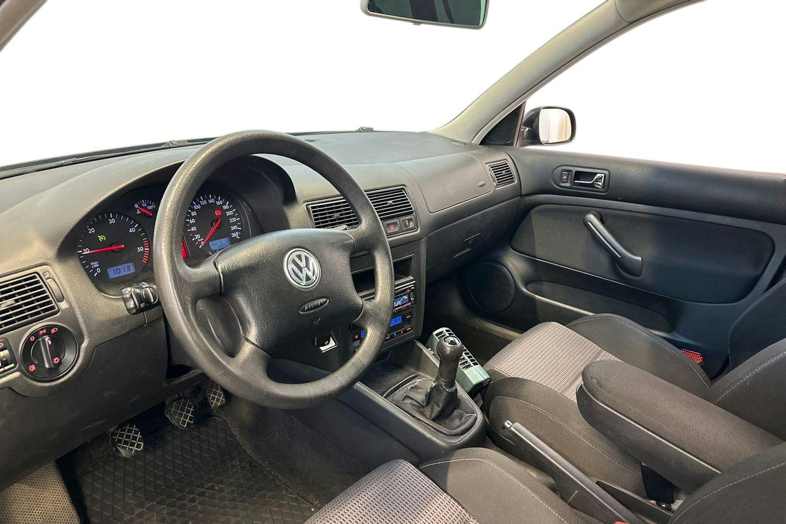 musta Volkswagen Golf 2004 kuva 6.