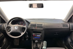 musta Volkswagen Golf 2004 kuva 7.