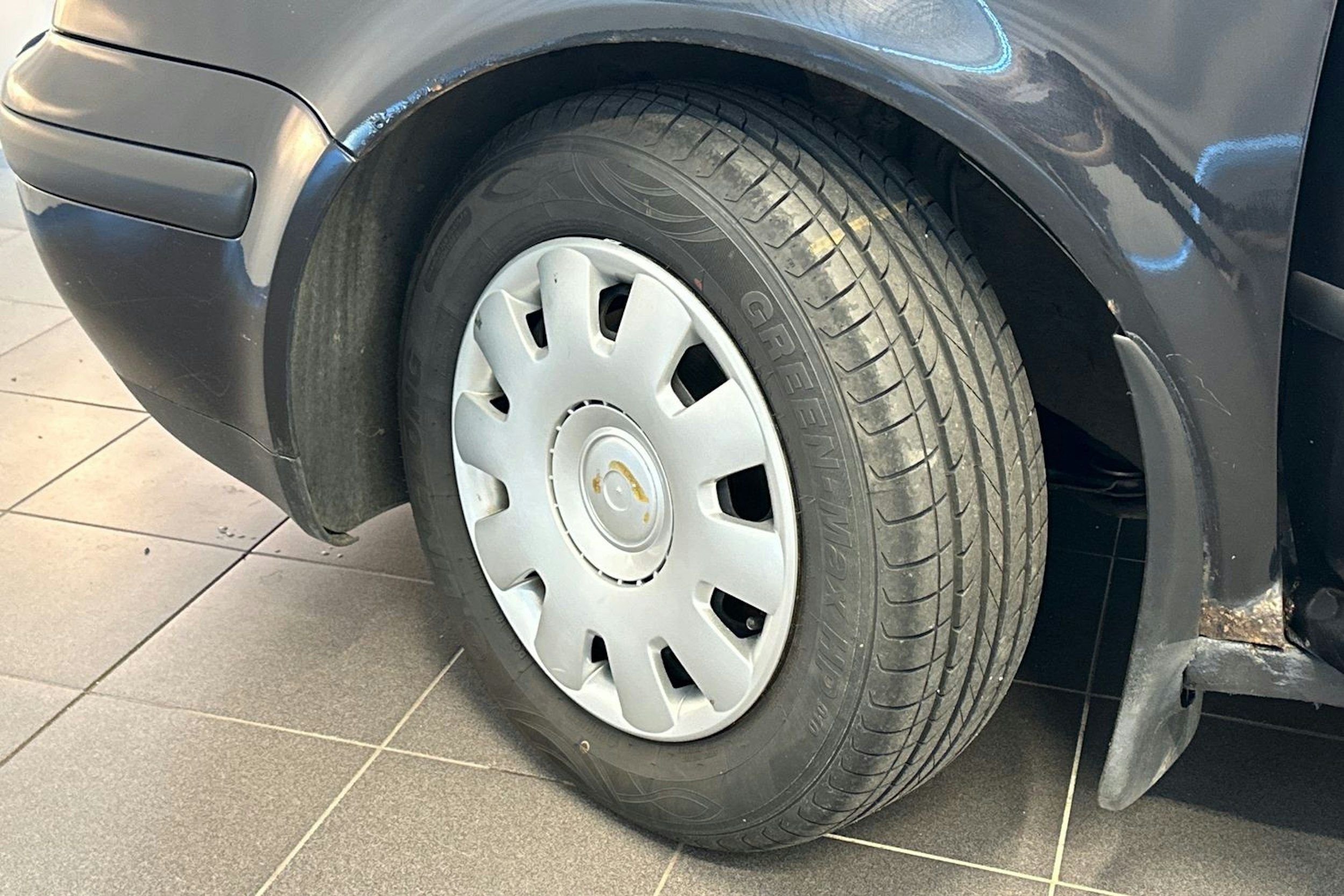 musta Volkswagen Golf 2004 kuva 10.
