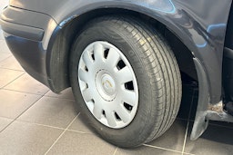 musta Volkswagen Golf 2004 kuva 10.
