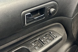 musta Volkswagen Golf 2004 kuva 14.