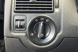 musta Volkswagen Golf 2004 kuva 15.