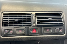 musta Volkswagen Golf 2004 kuva 20.
