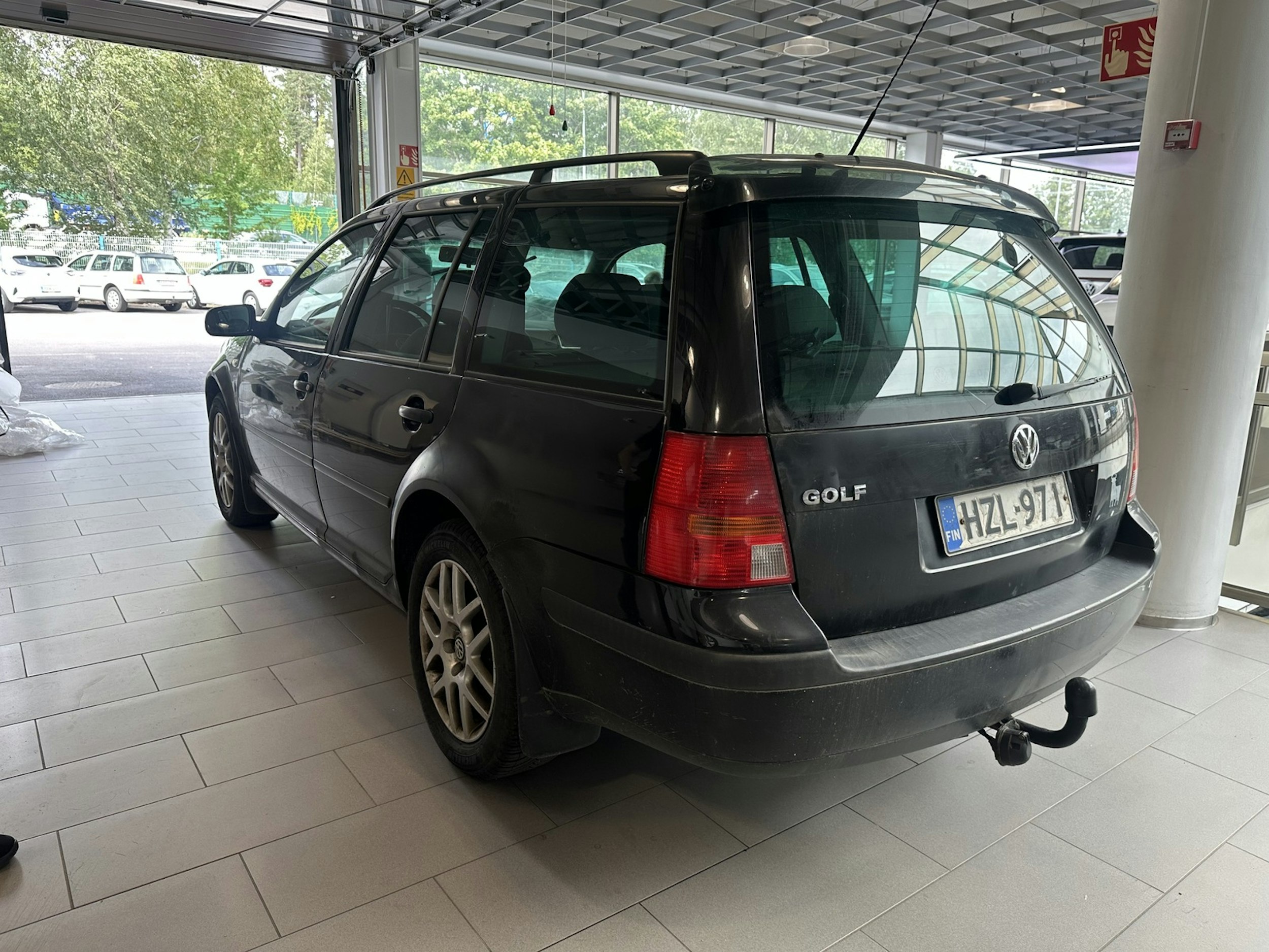 Musta Volkswagen Golf 2003 kuva 4.