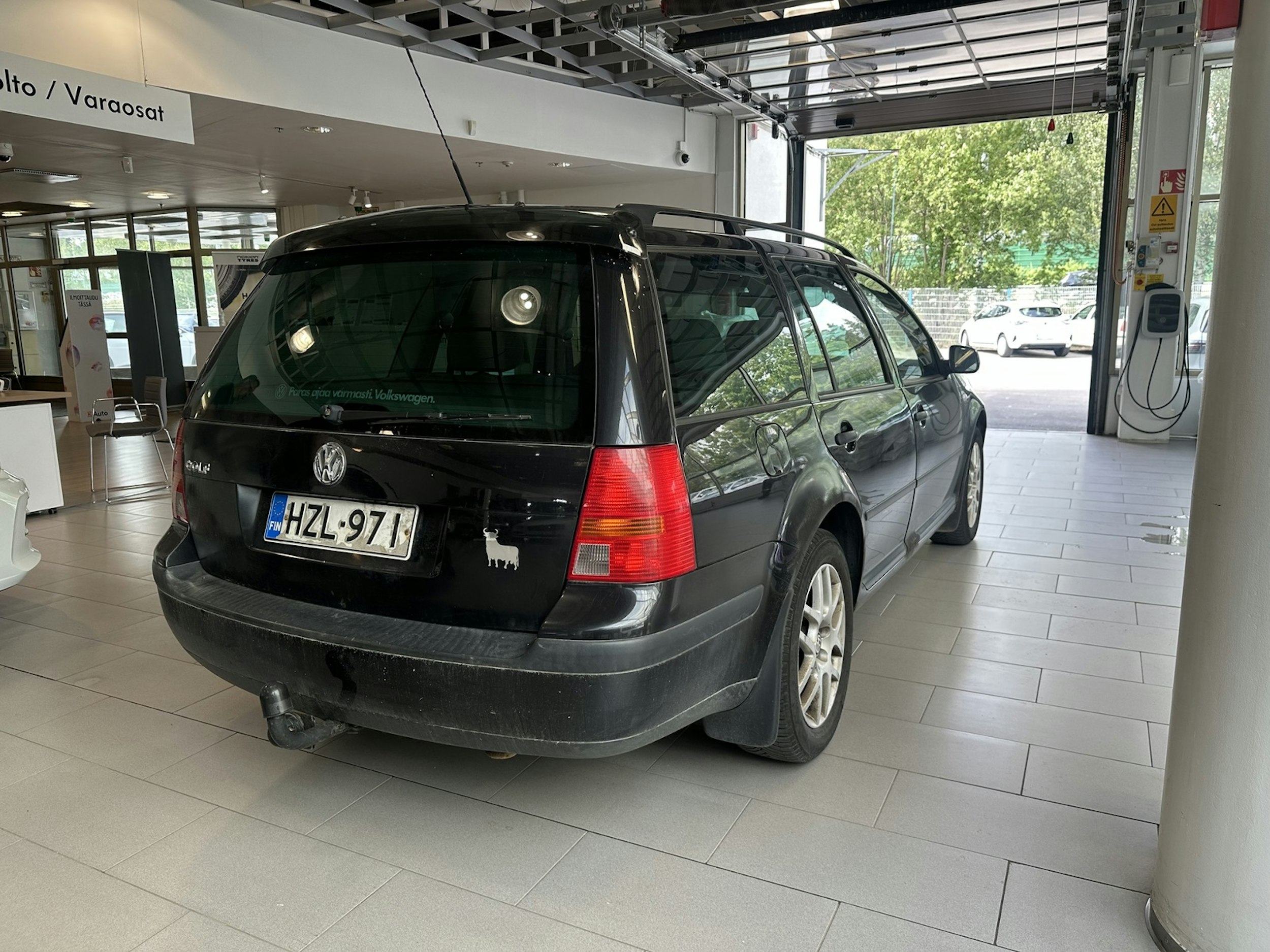 Musta Volkswagen Golf 2003 kuva 6.